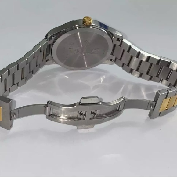 Gucci G-Timeless mystic cat two tone diamond bezel 38mm - Picture 13 of 16